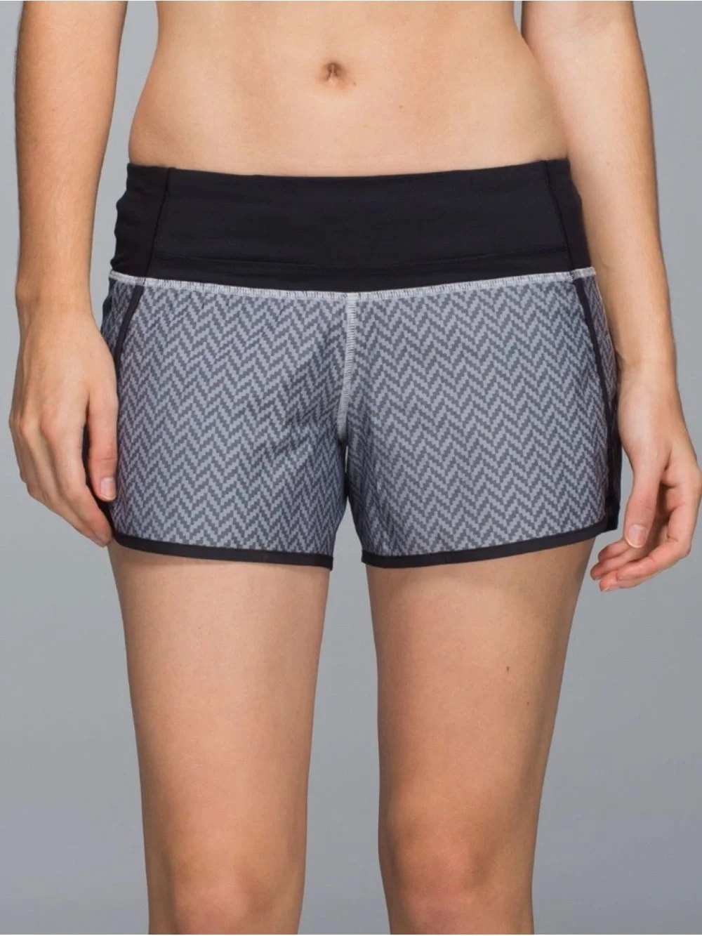 Lululemon Run Times Short *2 Giant Herringbone Swift Black White 6